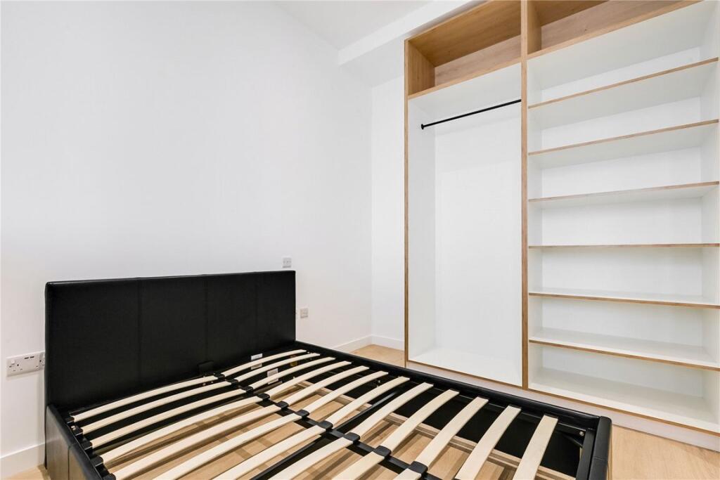 Apartment in London - More