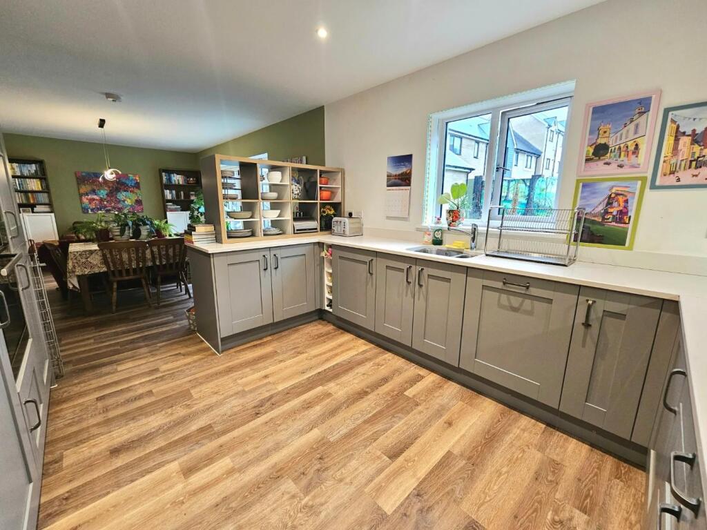 House in Gloucester - View 5