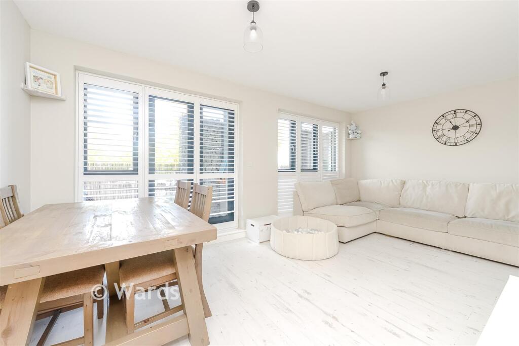 Apartment in Dartford - View 3