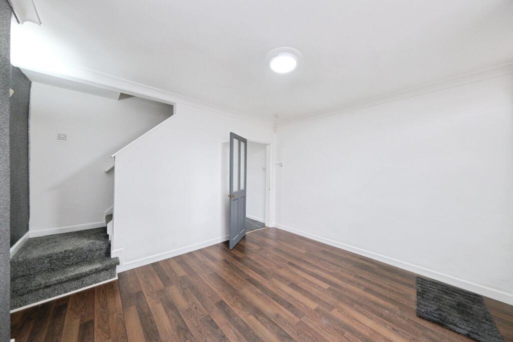 House in Nottingham, Nottinghamshire - View 4