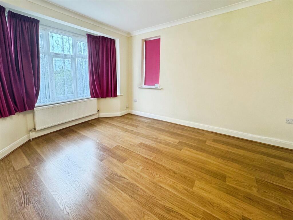 Ashbrook Road, St. Leonards-on-Sea, East Sussex, TN37 - View 2