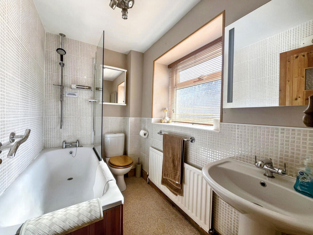 House in Seahouses, North Sunderland - More