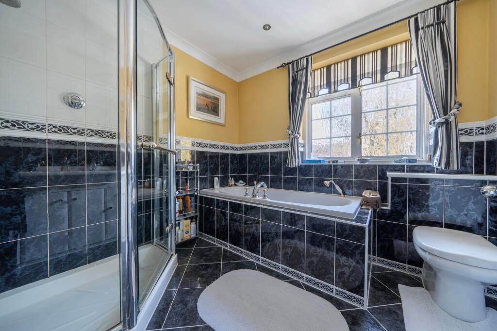 House in Waverley, Cranleigh - More