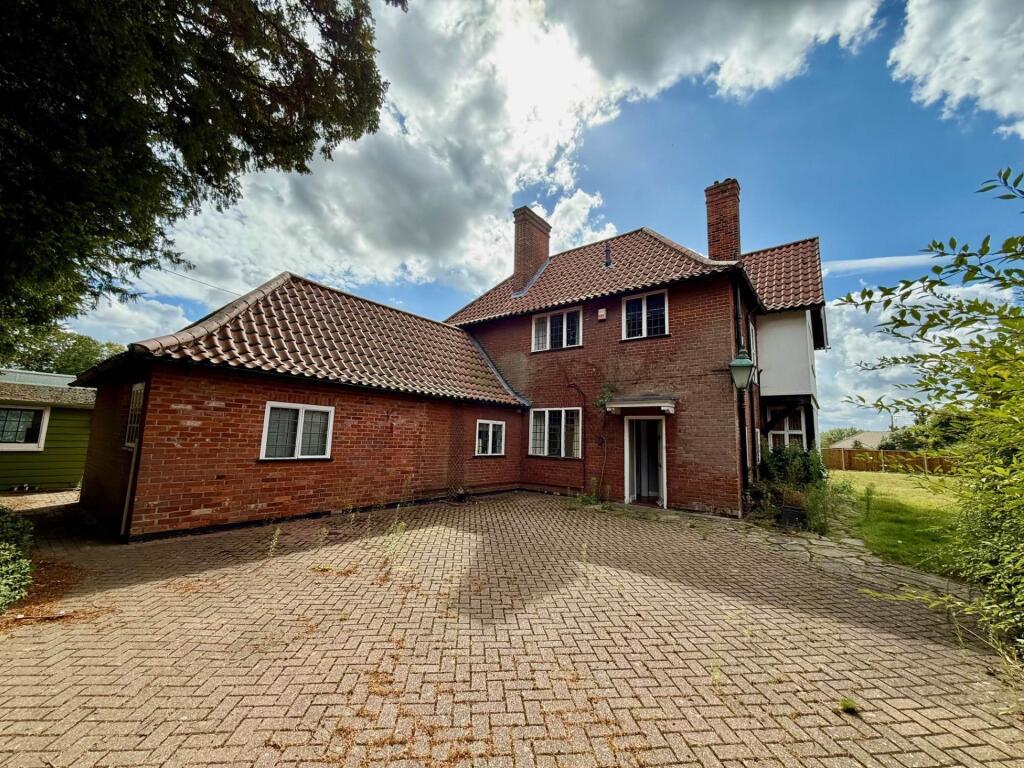 5-bed detached on Strumpshaw Road, Brundall, £625,000