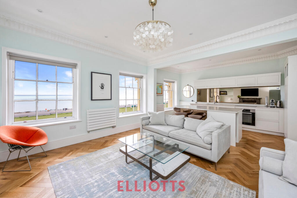Apartment in Hove, Brunswick - View 2