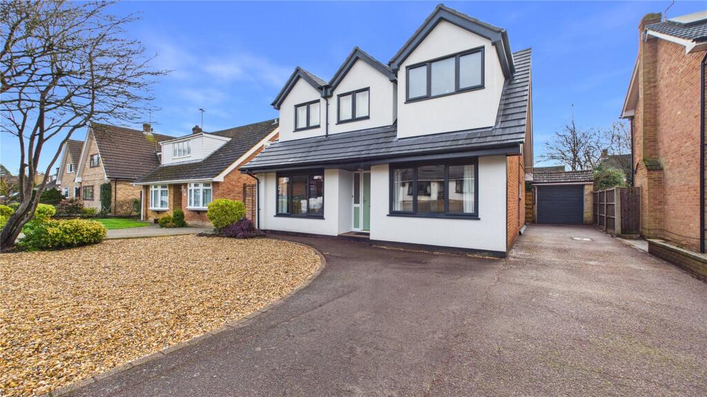 Main image of property: Mount Pleasant Close, Lightwater, Surrey, GU18