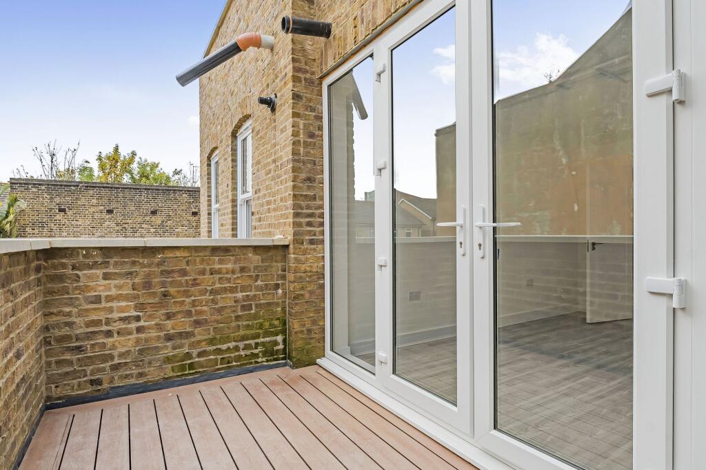 Apartment in London - View 4