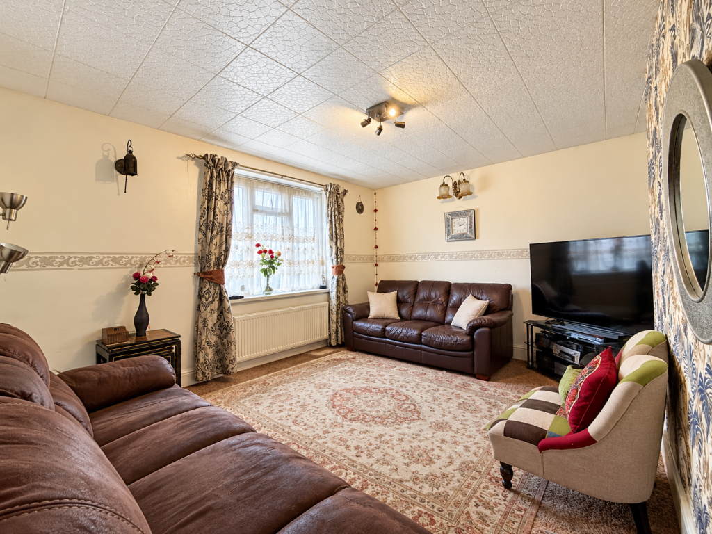 Norwood Close,  Southall, UB2 photo 2
