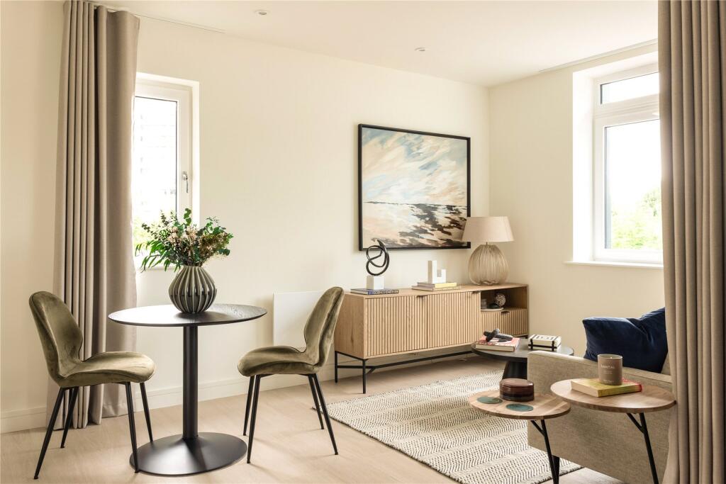 Apartment in Sidcup, Halfway Street, Blackfen - More