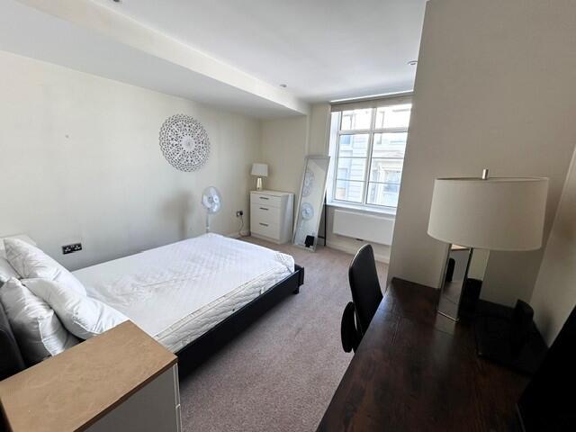 Apartment in Brighton - More