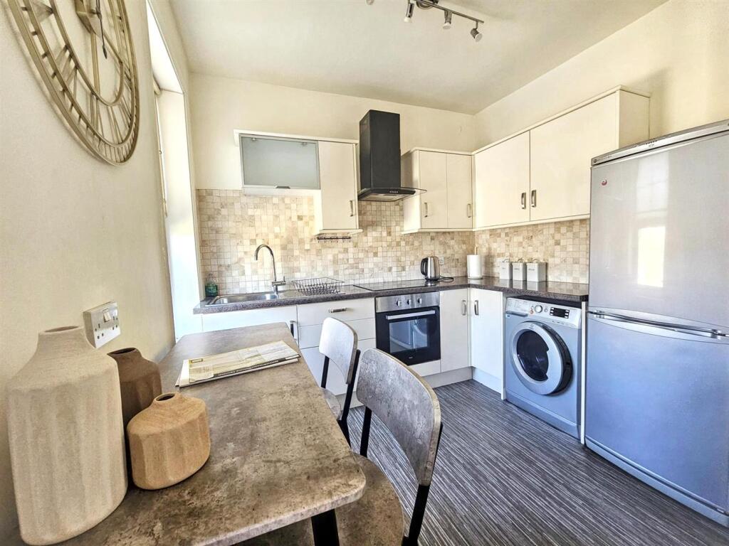 Apartment in Bradford, Brunthwaite, Silsden - View 4