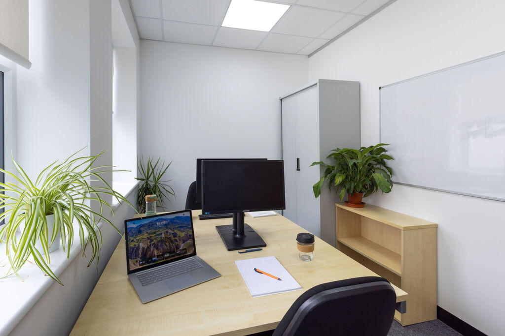 2 Person Ground Floor Office To Rent In Hitchin