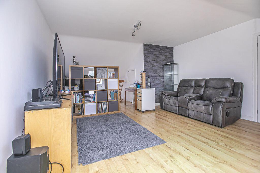 28 William Street, Dunfermline, KY12 8BG photo 4