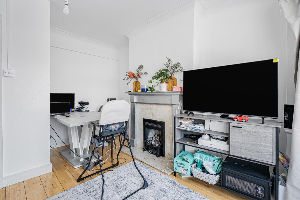 House in London - View 3