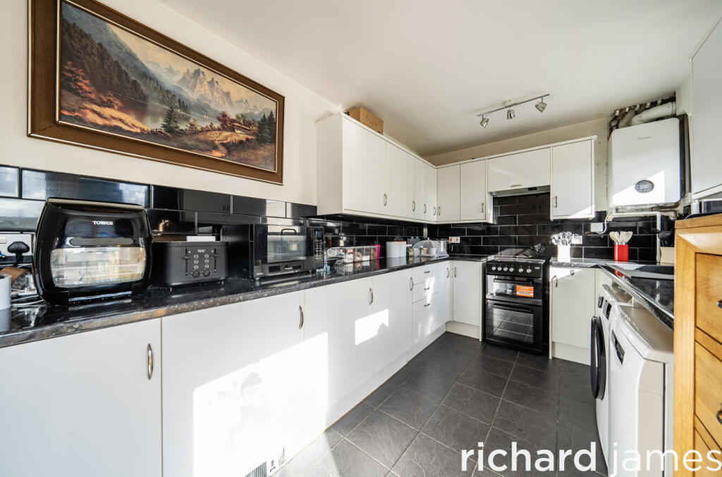 House in Swindon - View 4