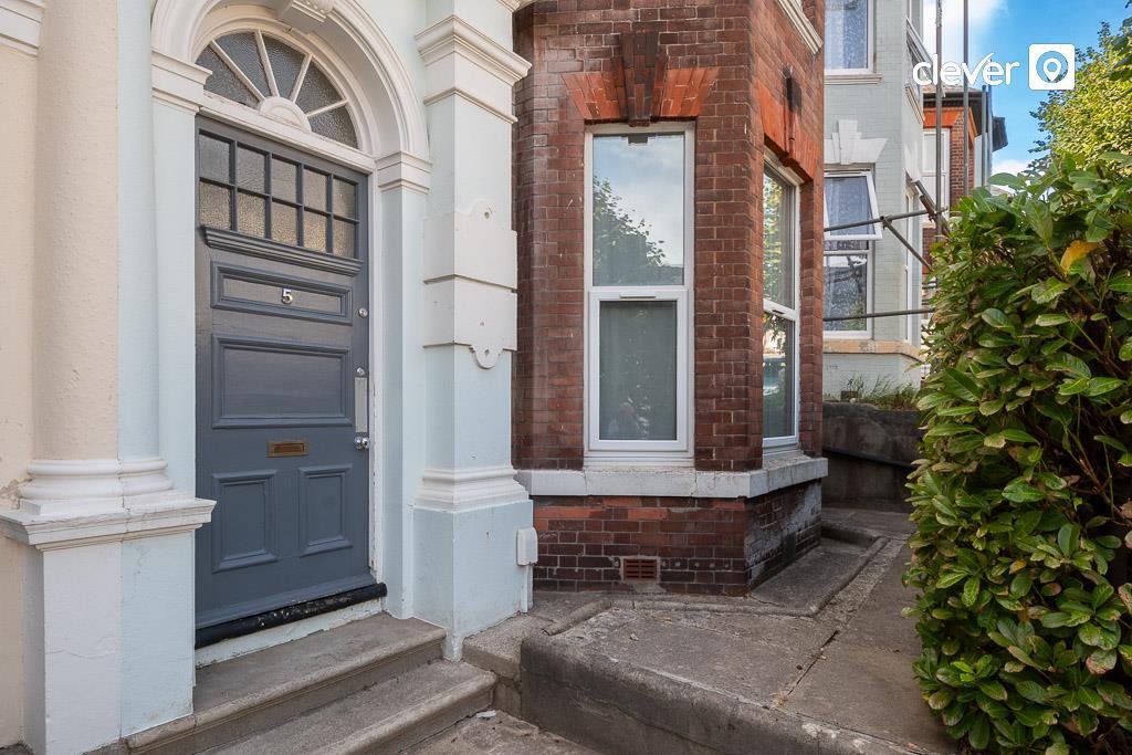 House in Plymouth - View 5