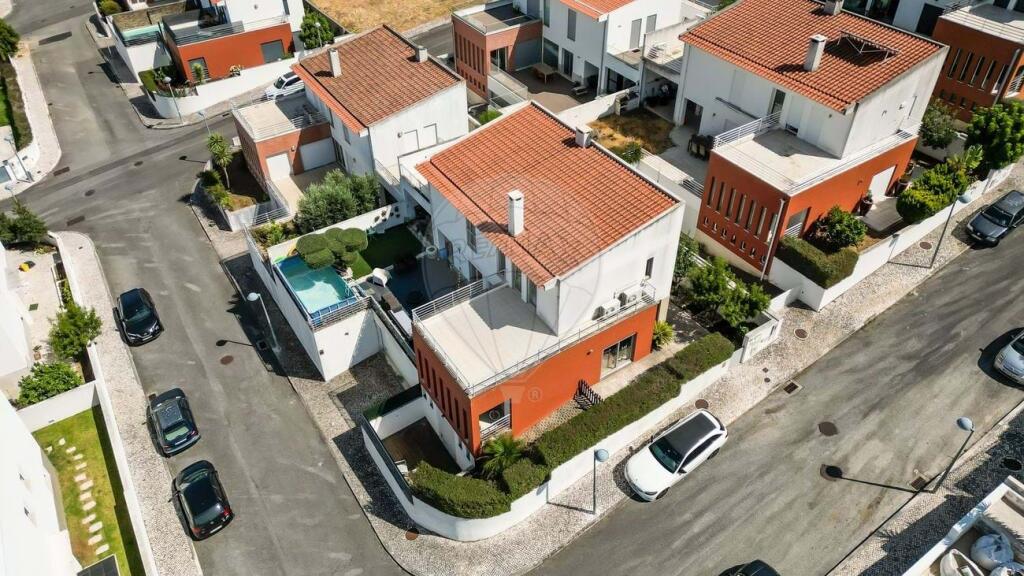 Main image of property: Lisbon, Loures