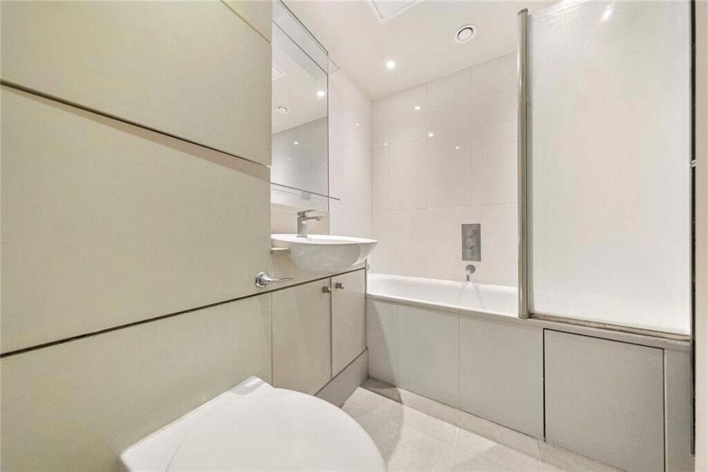 Apartment in London, Lot's Village, Brompton - View 5