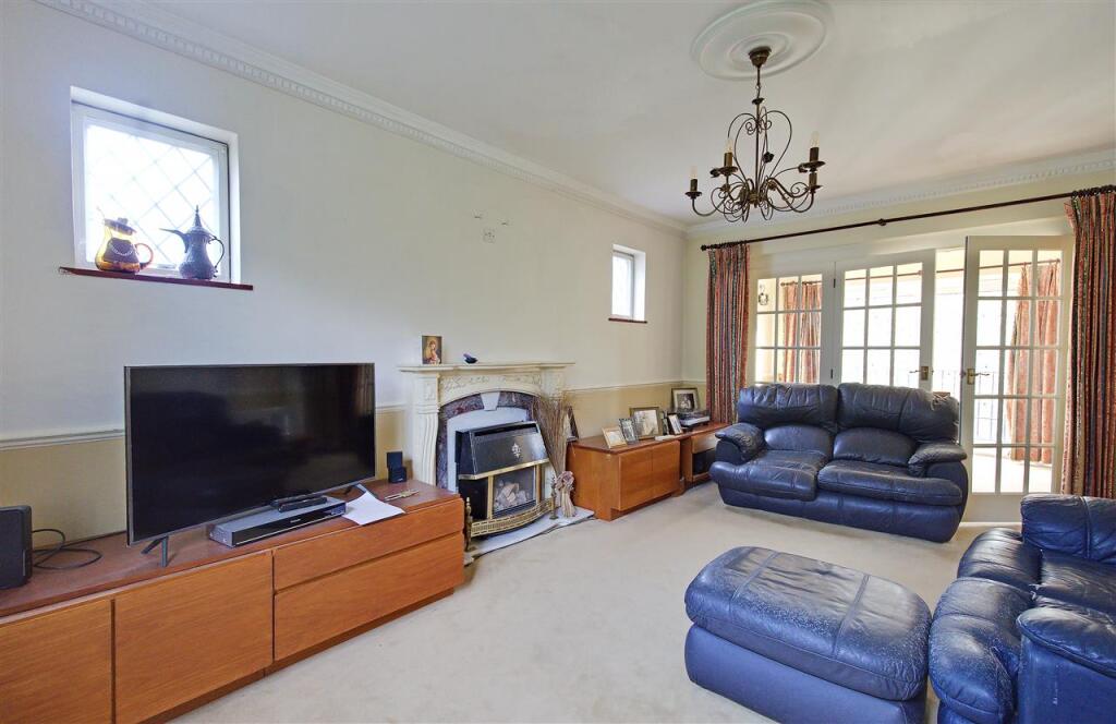 Ballards Way, Croydon photo 4