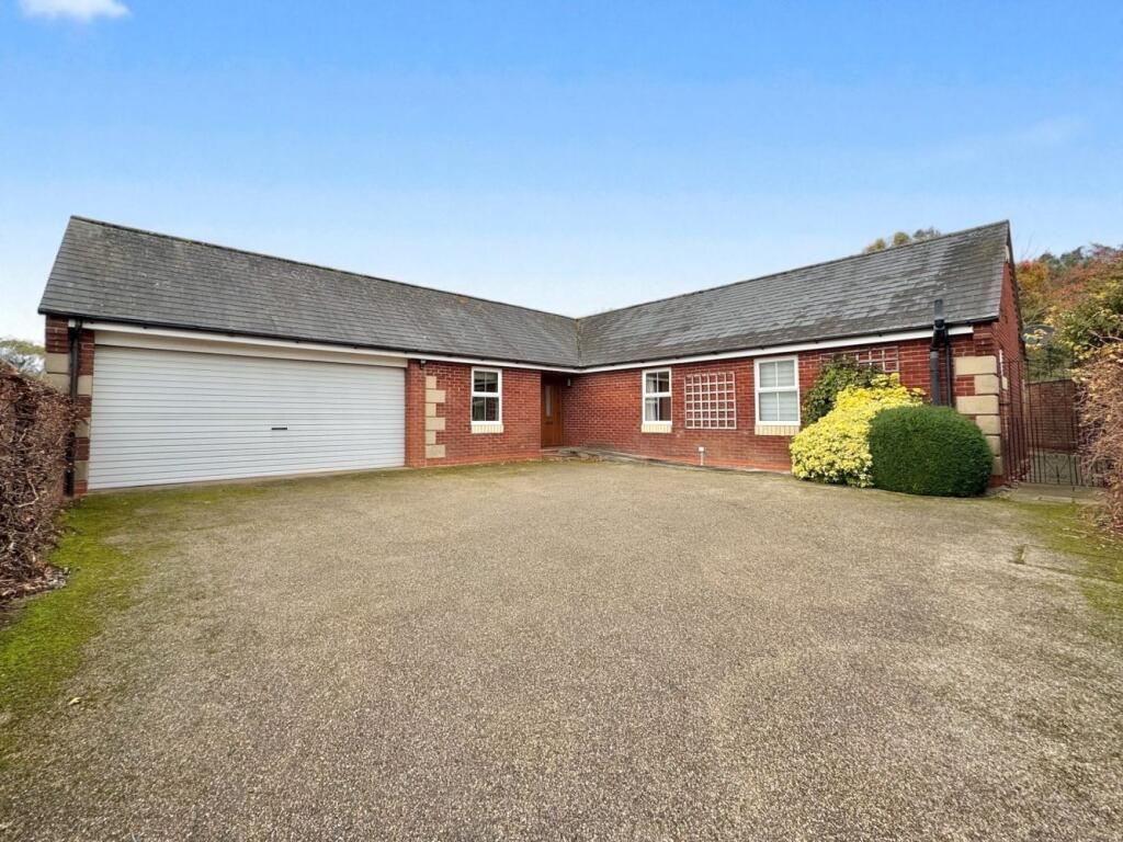4-bed detached on The Green, Stonesby, £575,000