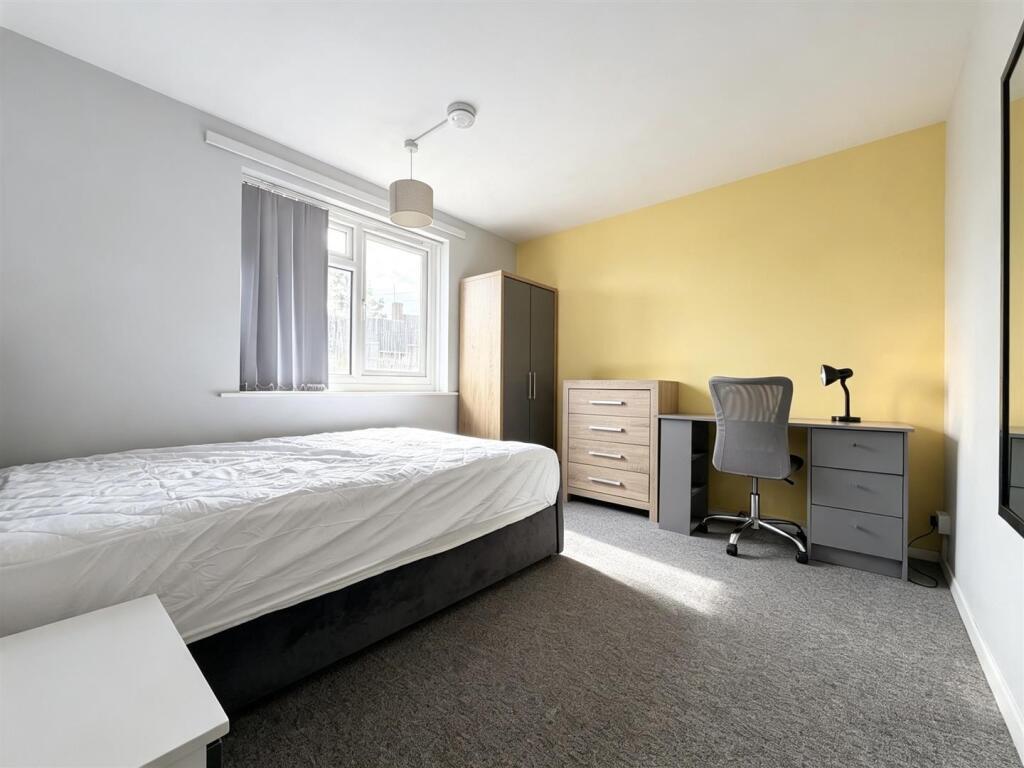 Apartment in Exeter - View 4