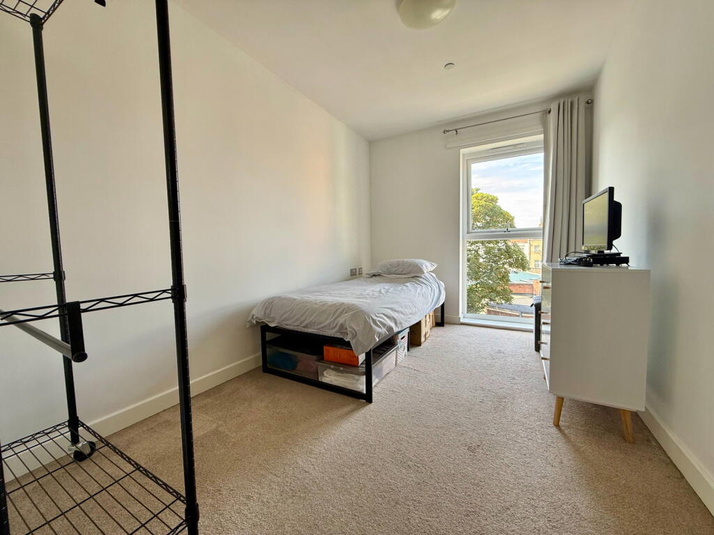 Apartment in Gloucester - More