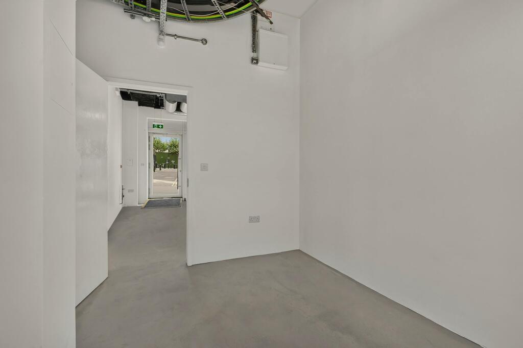 bedroom 3.jpg