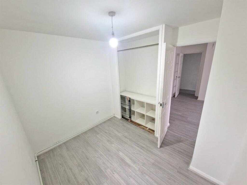 Apartment in Enfield, Enfield Wash, London Borough of Enfield - View 5