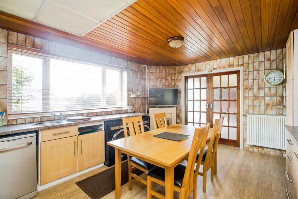 Hill Crest Close, Sowerby Bridge photo 4