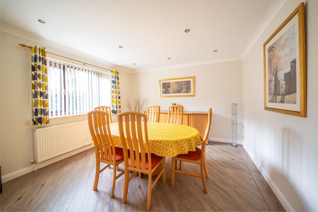 House in Eastleigh, Knightwood Park, Valley Park - More