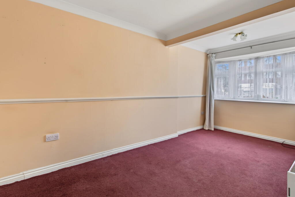 House in Romford - More