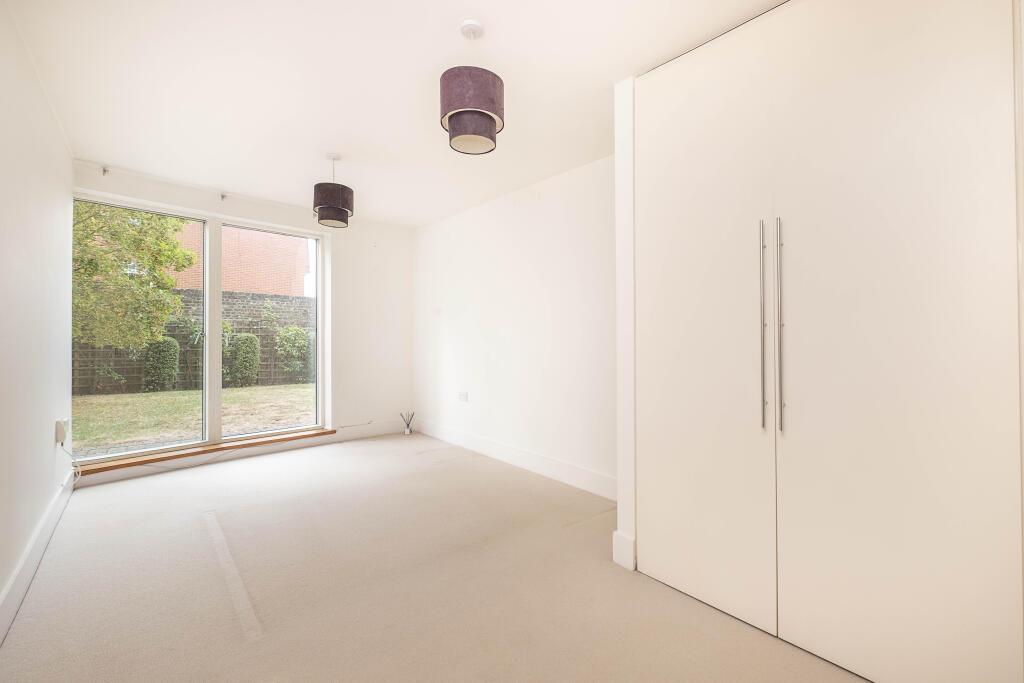 Apartment in London - More