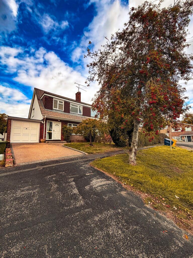 Main image of property: 4 Bennet Close, Alton GU34 2EL