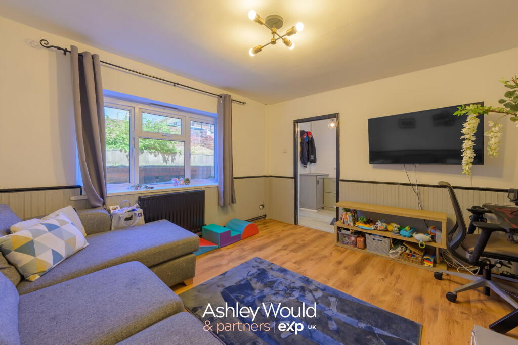 House in Sandwell, West Midlands - View 4