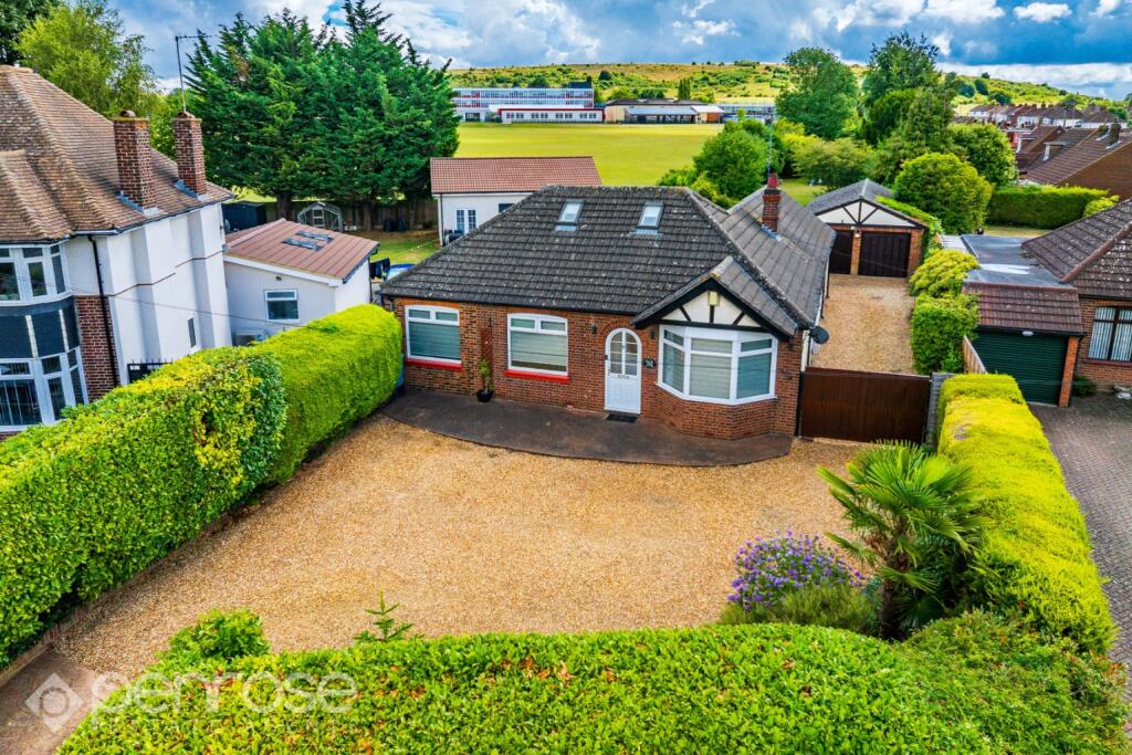Main image of property: Barton Road, Luton, Bedfordshire, LU3 3NH
