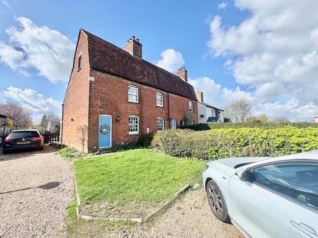 Main image of property: Patching Hall Lane, Broomfield, CM1 4BY