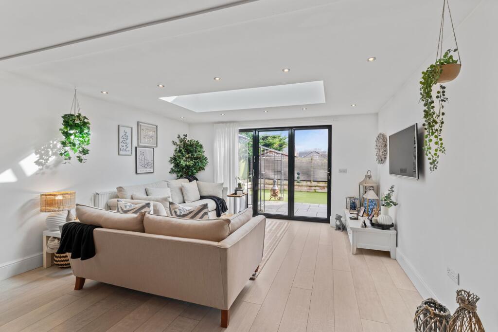Liberty Close, Great Sankey, WA5 photo 4
