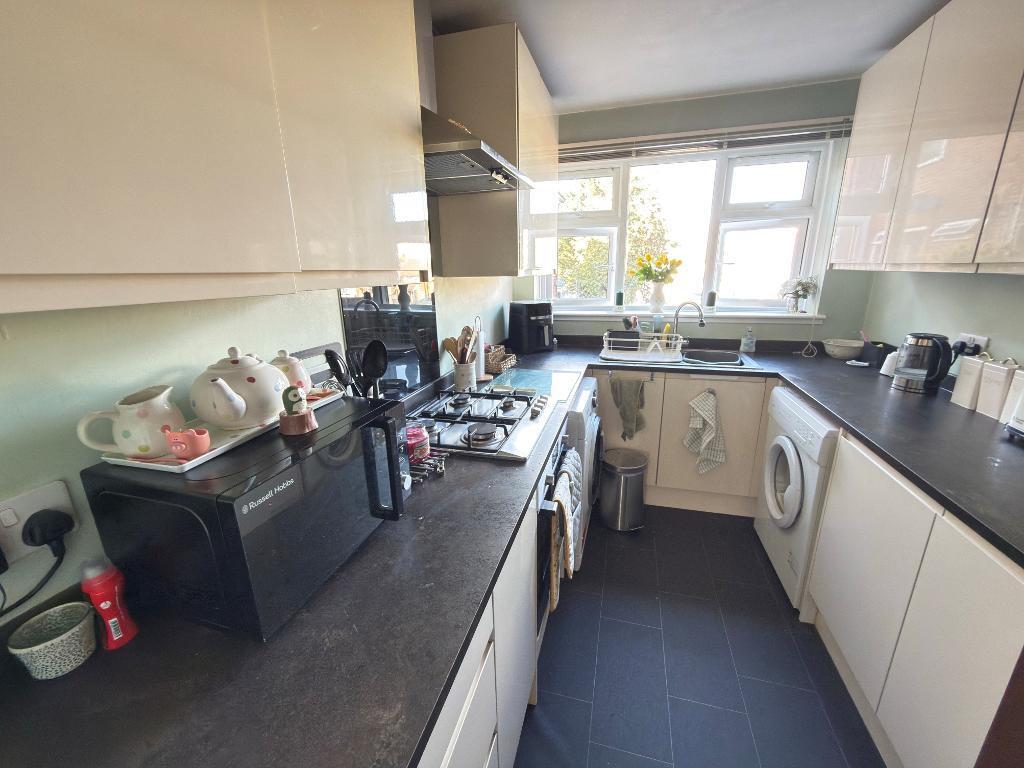 Apartment in Luton - View 5