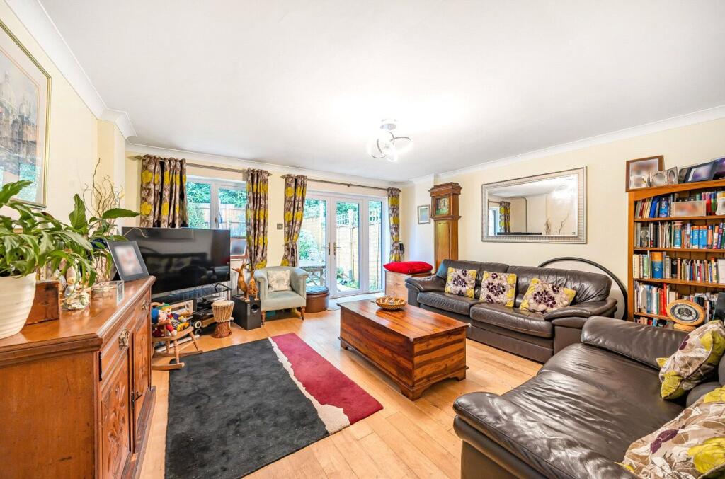 Quennells Hill, Wrecclesham, GU10 photo 2