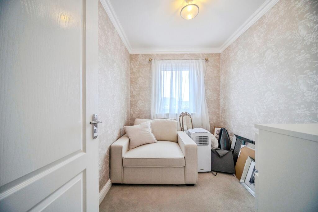 House in Milton Keynes, Whitehouse - More