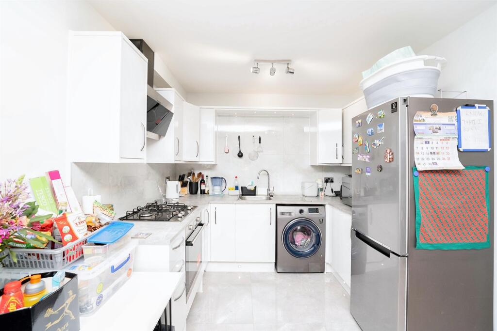 Apartment in Harrow - View 4