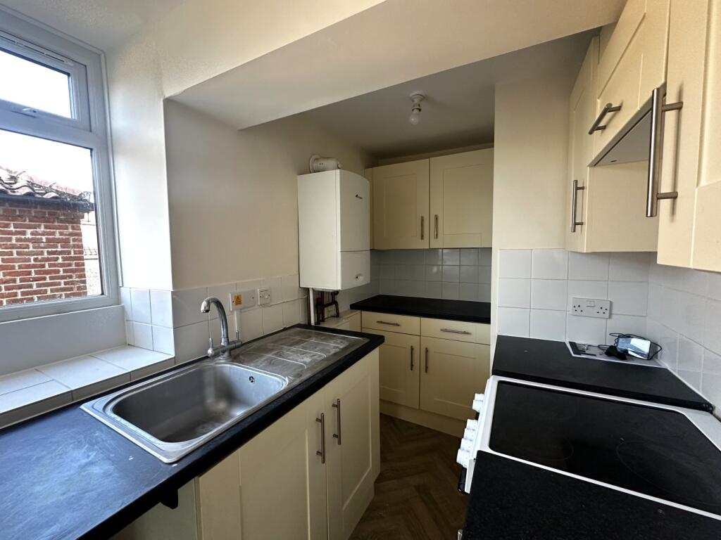 12A Aldiss Court, High Street, Dereham, Norfolk NR19 1TS photo 2