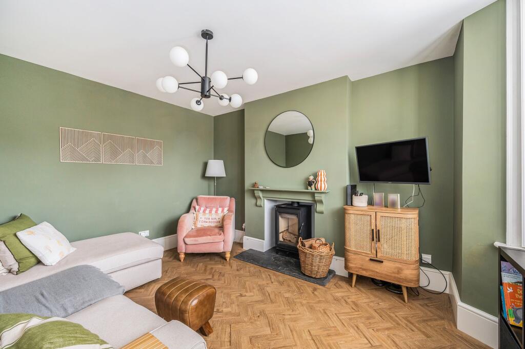 House in Chichester, Stockbridge, Donnington - More
