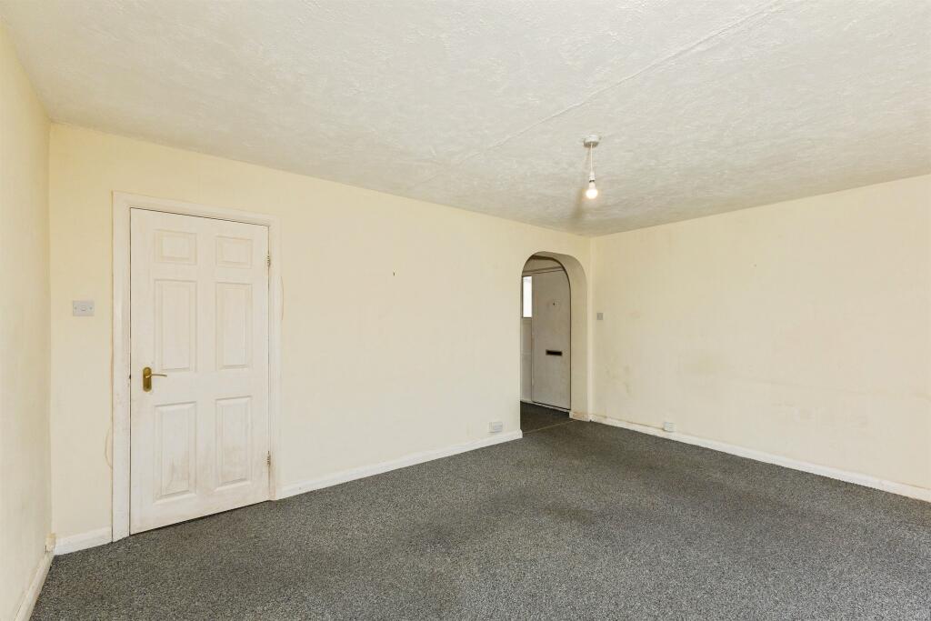 Apartment in Reading, Earley - View 6