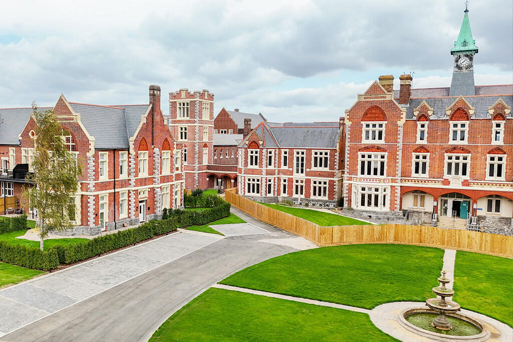 Main image of property: Locksway Rd,
Southsea,
Portsmouth,
PO4 8LD