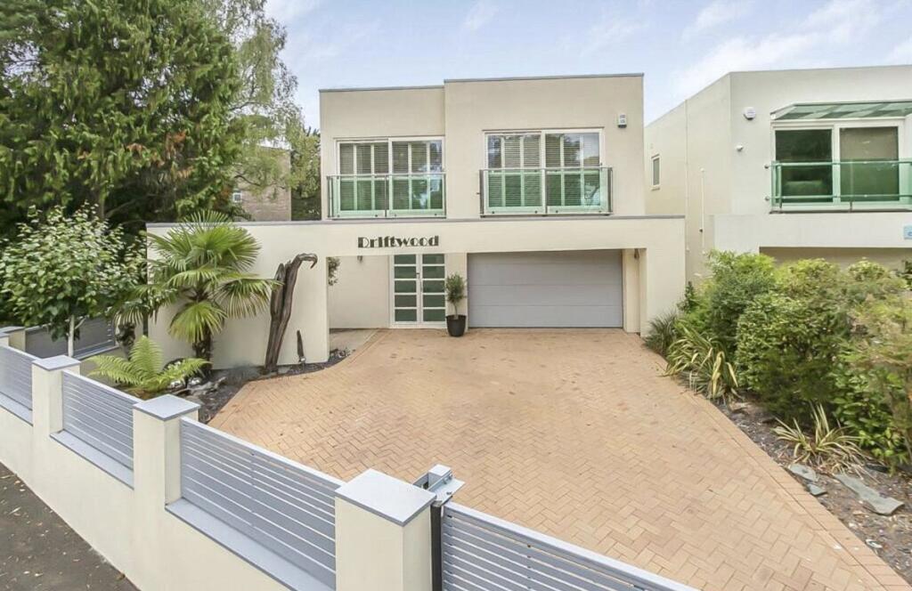 Main image of property: Crichel Mount Road, Evening Hill, Poole, Dorset, BH14