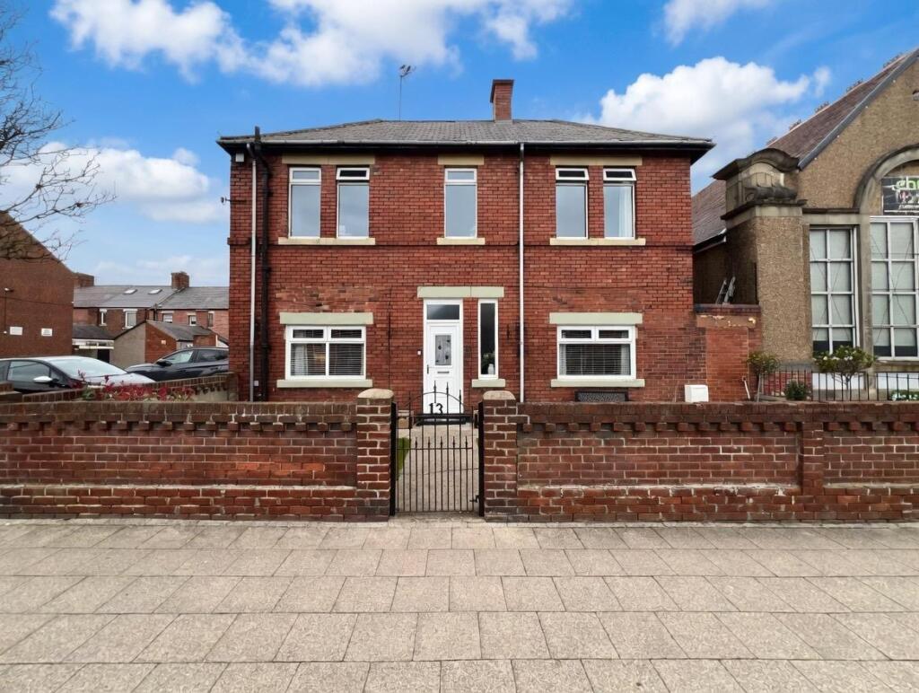 3-bed detached on St. Cuthberts Terrace, Ferryhill, £140,000