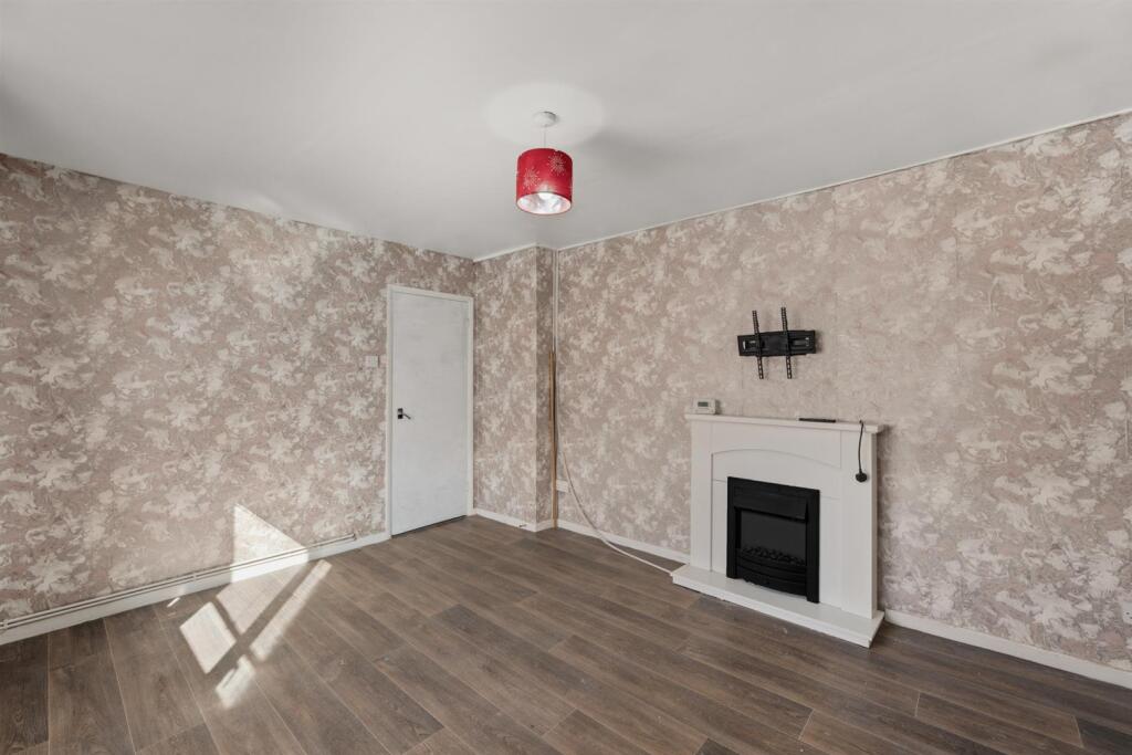 Hector Avenue, Crumlin, Newport photo 4