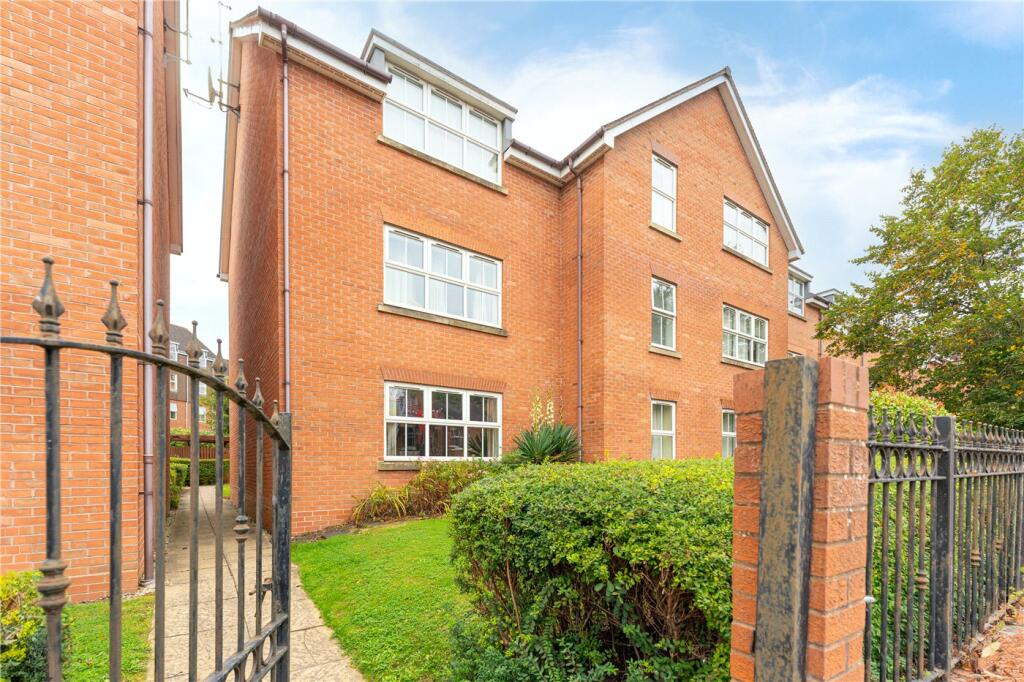 Apartment in Warwick, Woodloes Park - View 3