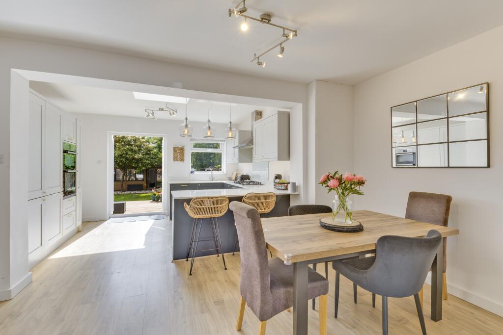 House in Welwyn Hatfield, Wilshere Park, Welwyn - View 4